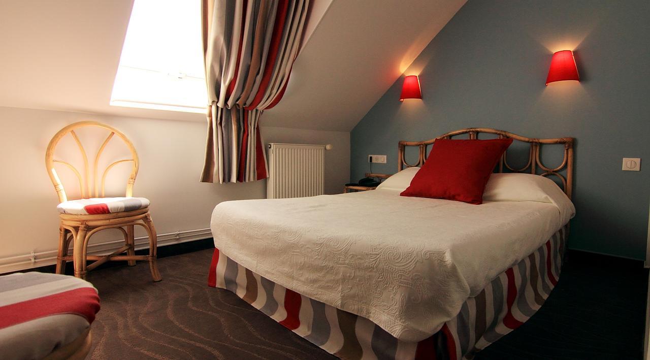 Logis Hotel Les Fuchsias Saint-Vaast-la-Hougue Zewnętrze zdjęcie