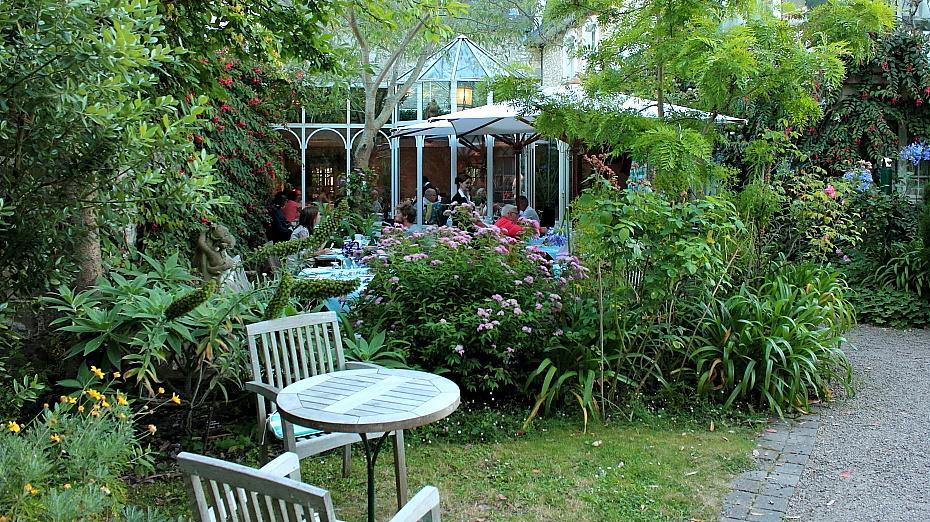 Logis Hotel Les Fuchsias Saint-Vaast-la-Hougue Zewnętrze zdjęcie